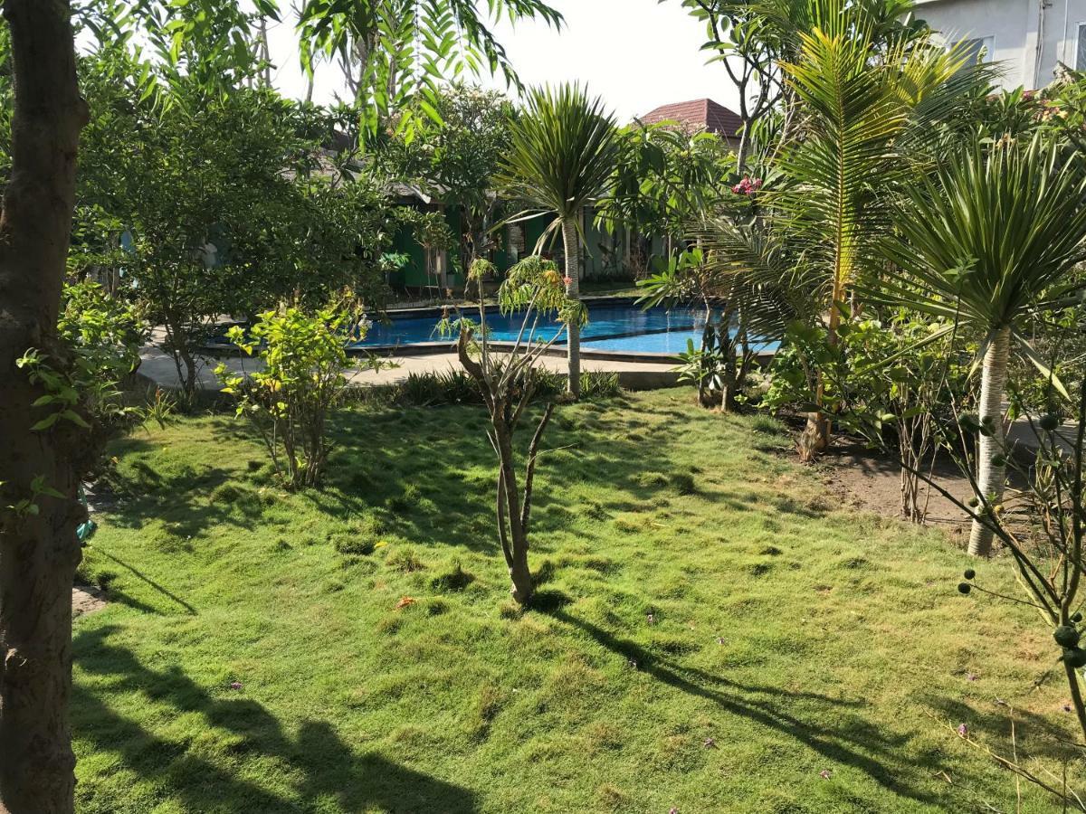 Maha Putri Bungalows Gili Trawangan Exterior foto